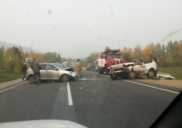 «Лобовое столкновение»: В Бурятии на федеральной трассе врезались два автомобиля