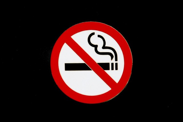 До чего доводят вредные привычки: Житель Бурятии украл восемь пачек сигарет и колечко