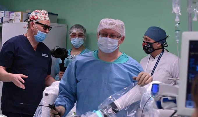 Впервые в России: Робот помог провести доктору Юре уникальную операцию мальчику из Бурятии