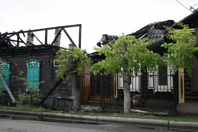 Глава Бурятии предложил запретить строить на месте подожженных зданий
