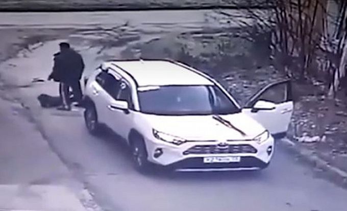 Новосибирский депутат переехал ребенка и сбежал, бросив его на дороге