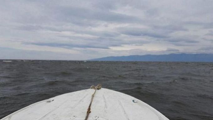 На Байкале у двух браконьеров отобрали лодку