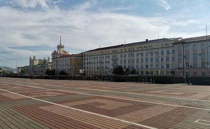 Стало известно, когда в Улан-Удэ будут перекрывать площадь Советов для репетиции парада Победы