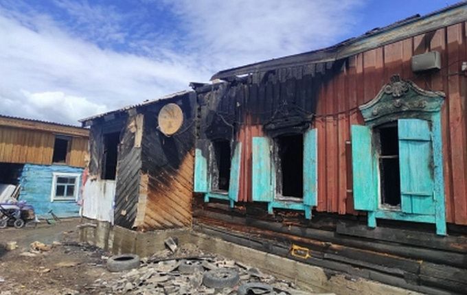 Следком: Пьяная мать забыла про детей в горящем доме в Бурятии