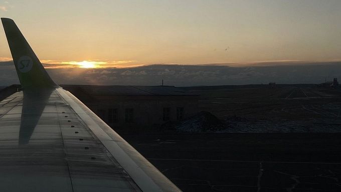 «Молились и плакали»: Пассажиры вынужденно приземлившихся в Иркутске самолетов рассказали о посадке