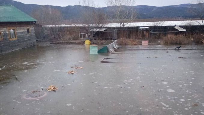 В Улан-Удэ вышедшая из берегов река подтопила несколько участков
